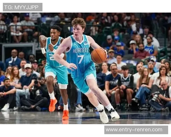 克尼佩尔称赞布克被低估中距离投篮能力尤为出众