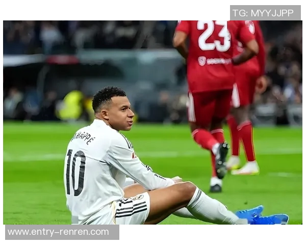 姆巴佩因膝伤未愈对皇马医疗团队不满返回法国寻求专家意见