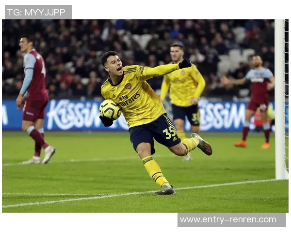 基恩批评马丁内利表现赖特反驳称他并未注意到布拉德利受伤情况 基恩批评马丁内利表现赖特反驳称他并未注意到布拉德利受伤情况